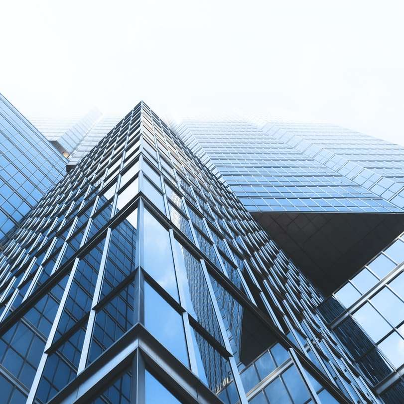 alacsony látószögű fotózás függönyfal épületek online puzzle