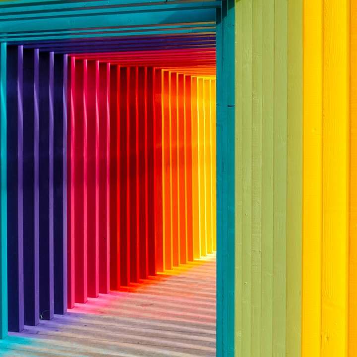 многоцветна стена във фотография с плитък фокус онлайн пъзел