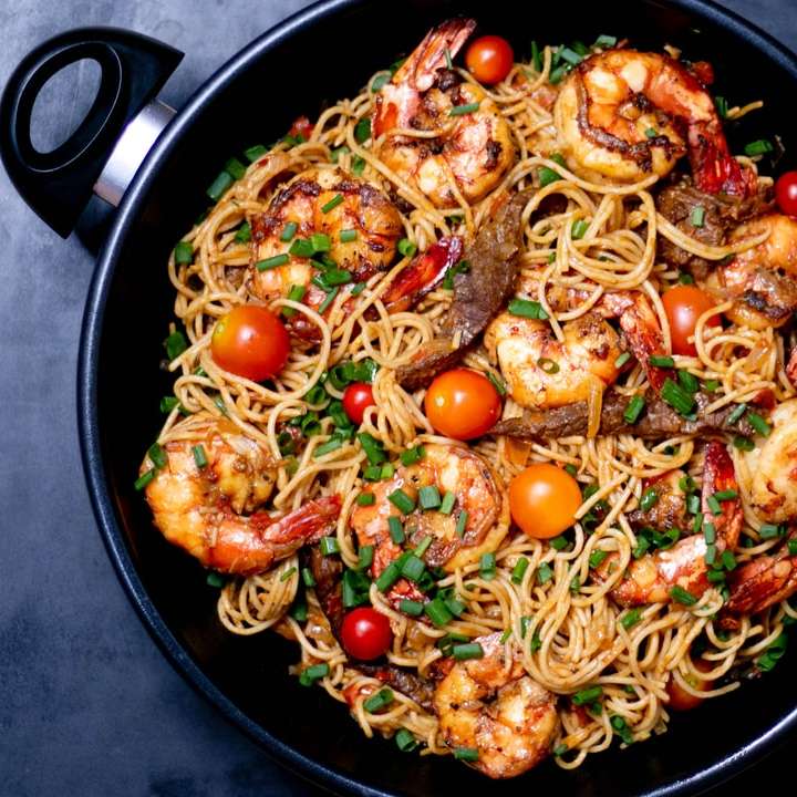 cooked noodles with shrimps sliding puzzle online