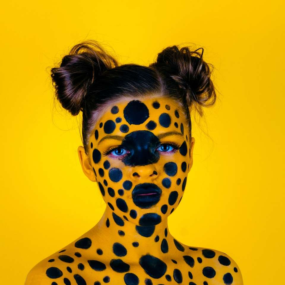 woman with body paint online puzzle