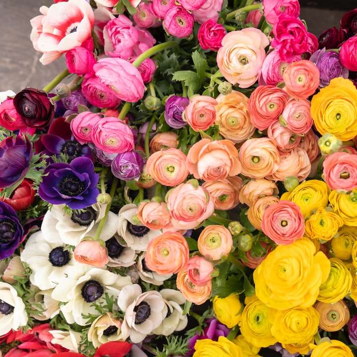 růžové zelené a bílé květinové kytice posuvné puzzle online