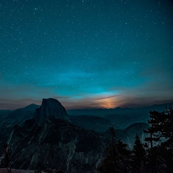 засніжена гора під час сутінкового неба розсувний пазл онлайн