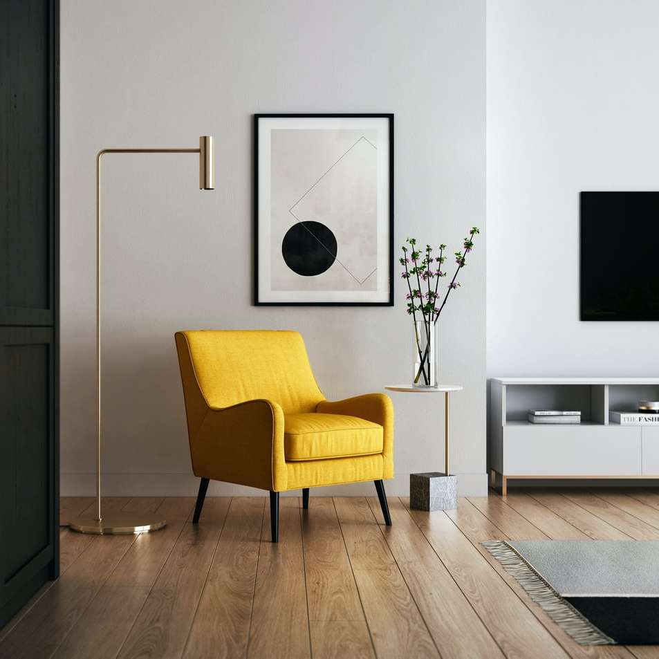 chaise rembourrée jaune avec cadre en bois marron puzzle coulissant en ligne