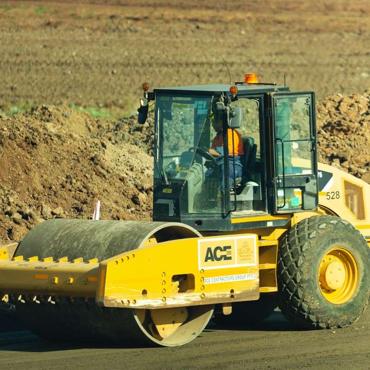 yellow and black heavy equipment online puzzle