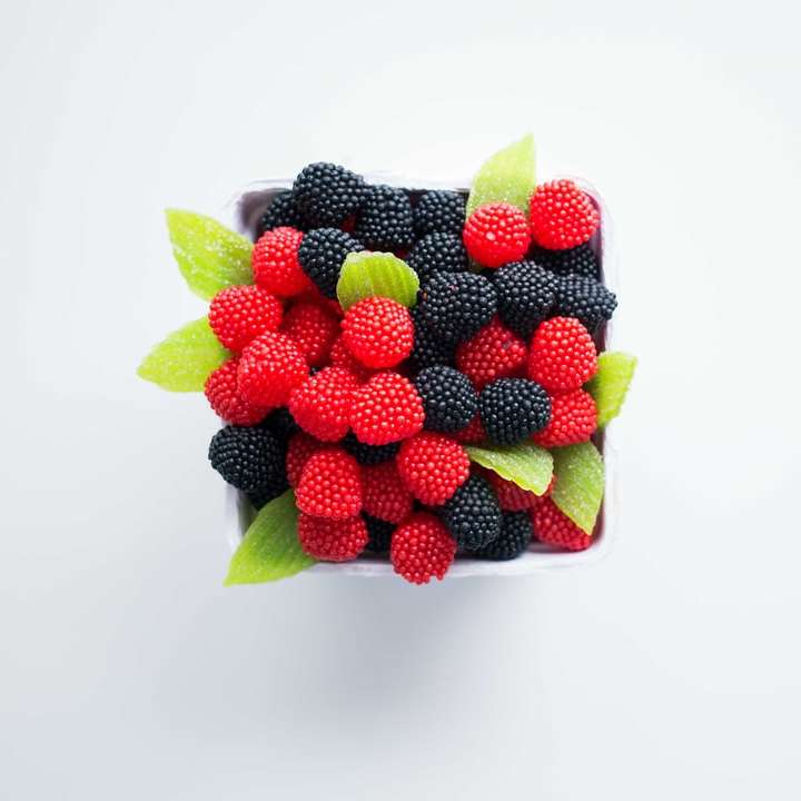 bowl of red and black berries online puzzle