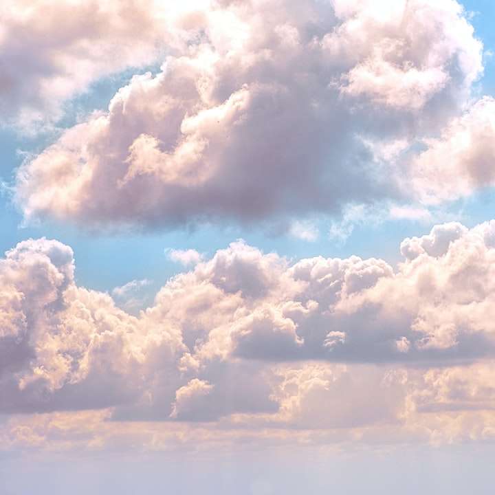 хмарне небо вдень онлайн пазл
