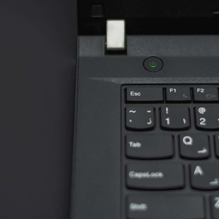 черно-бяла компютърна клавиатура плъзгащ се пъзел онлайн