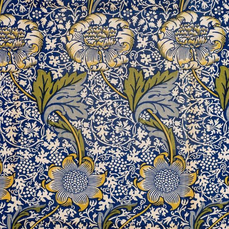 bílá modrá a zelená květinová textilie online puzzle