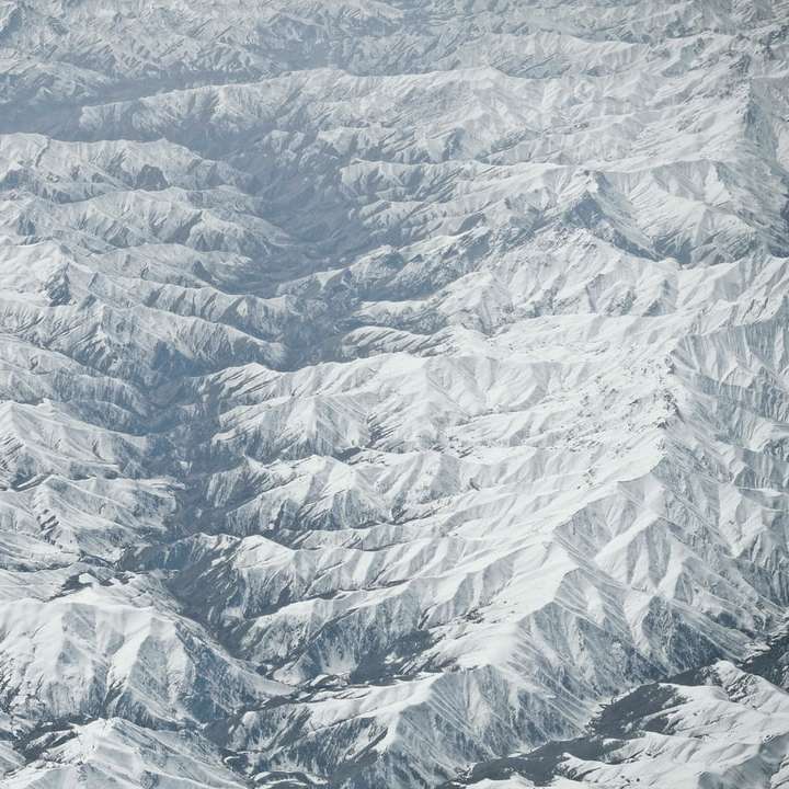 氷河の山々の絵 オンラインパズル