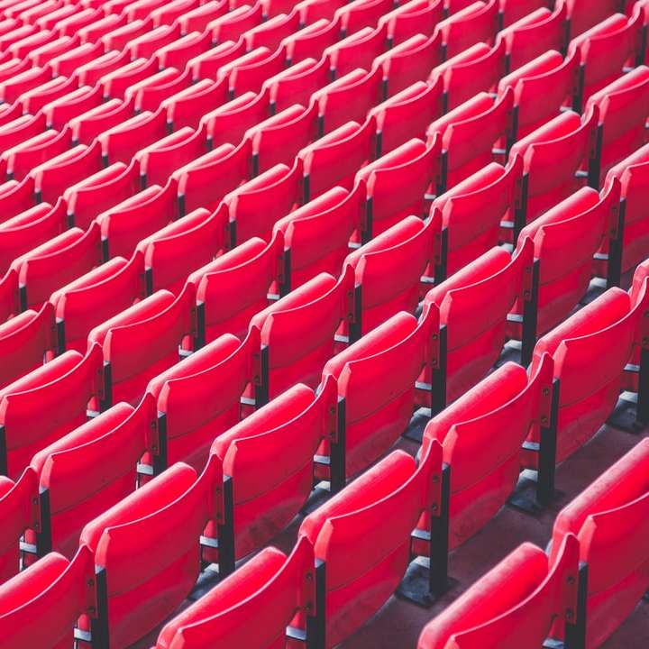 κόκκινες καρέκλες θεάτρου online παζλ