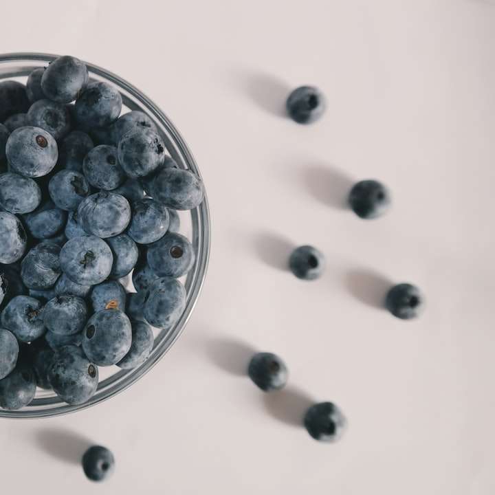shallow focus photography of blueberries online puzzle