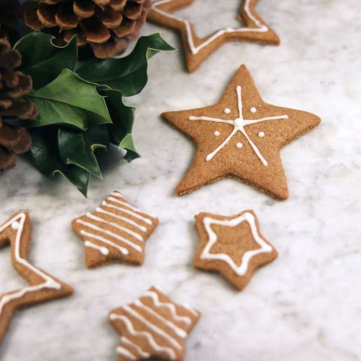 μπισκότα με αστέρια κοντά στο βελανίδι συρόμενο παζλ online