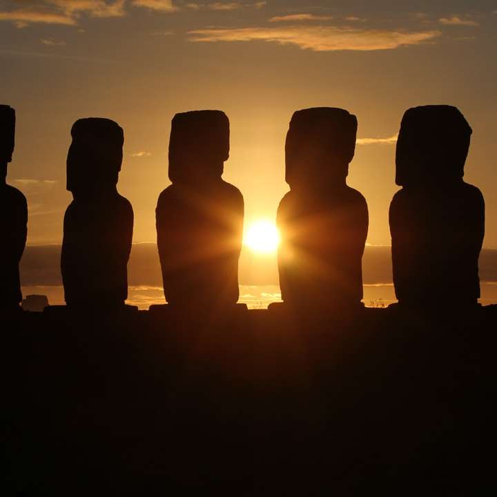 Silhouette von Stonehenge in der Abenddämmerung Online-Puzzle