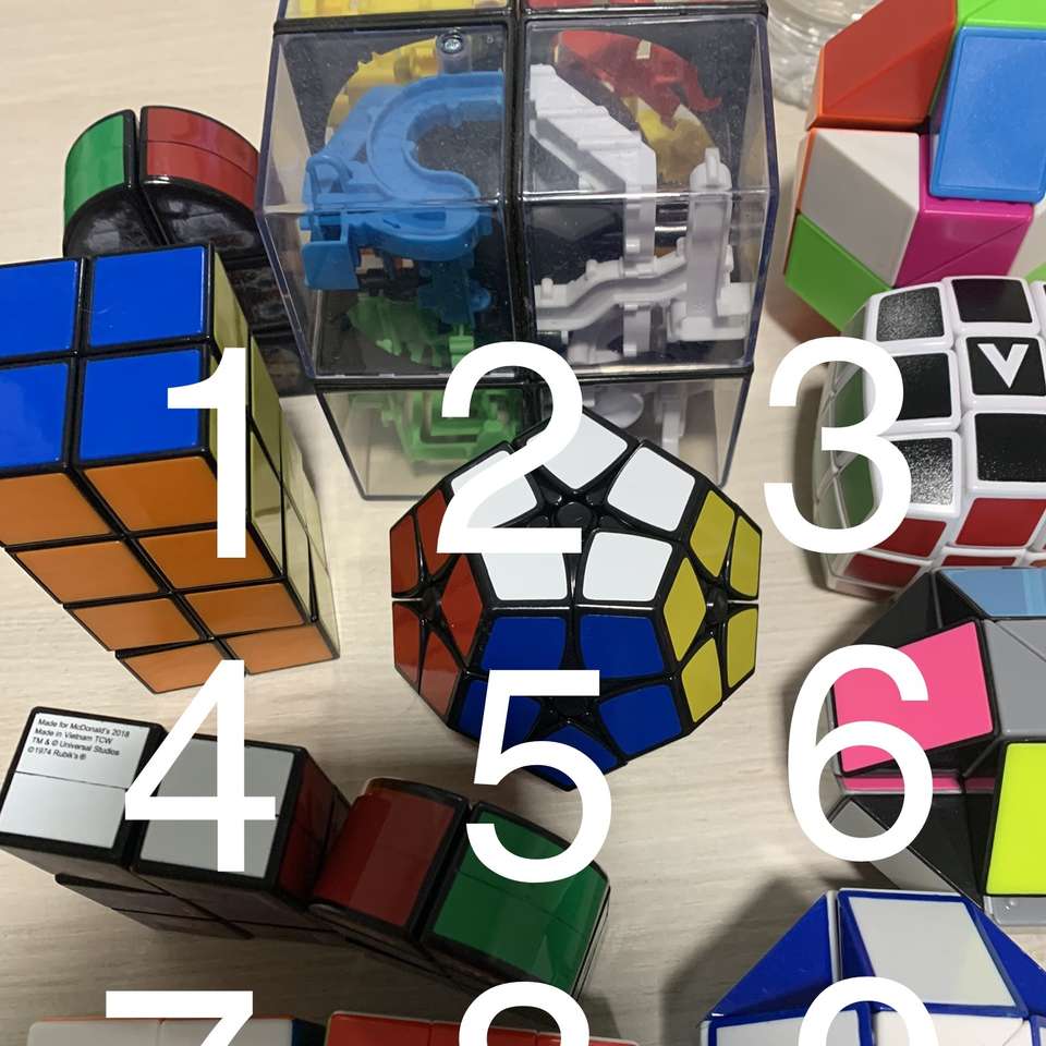 En samling av Rubiks kuber (med siffror) glidande pussel online