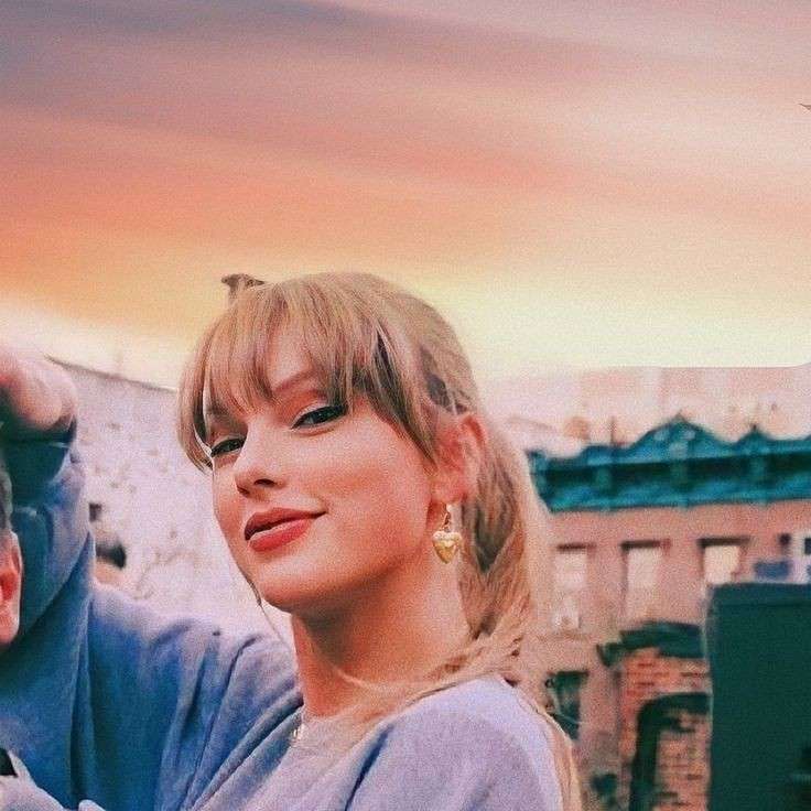 Taylor Swift alunecare puzzle online