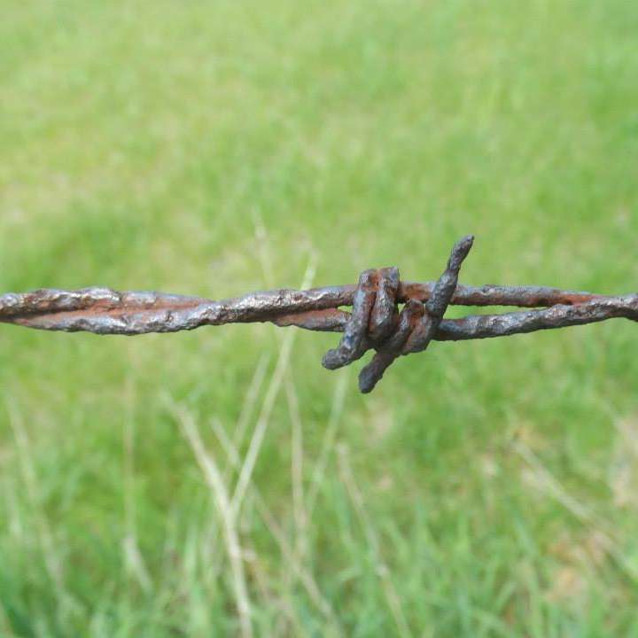 Barbed Wire sliding puzzle online
