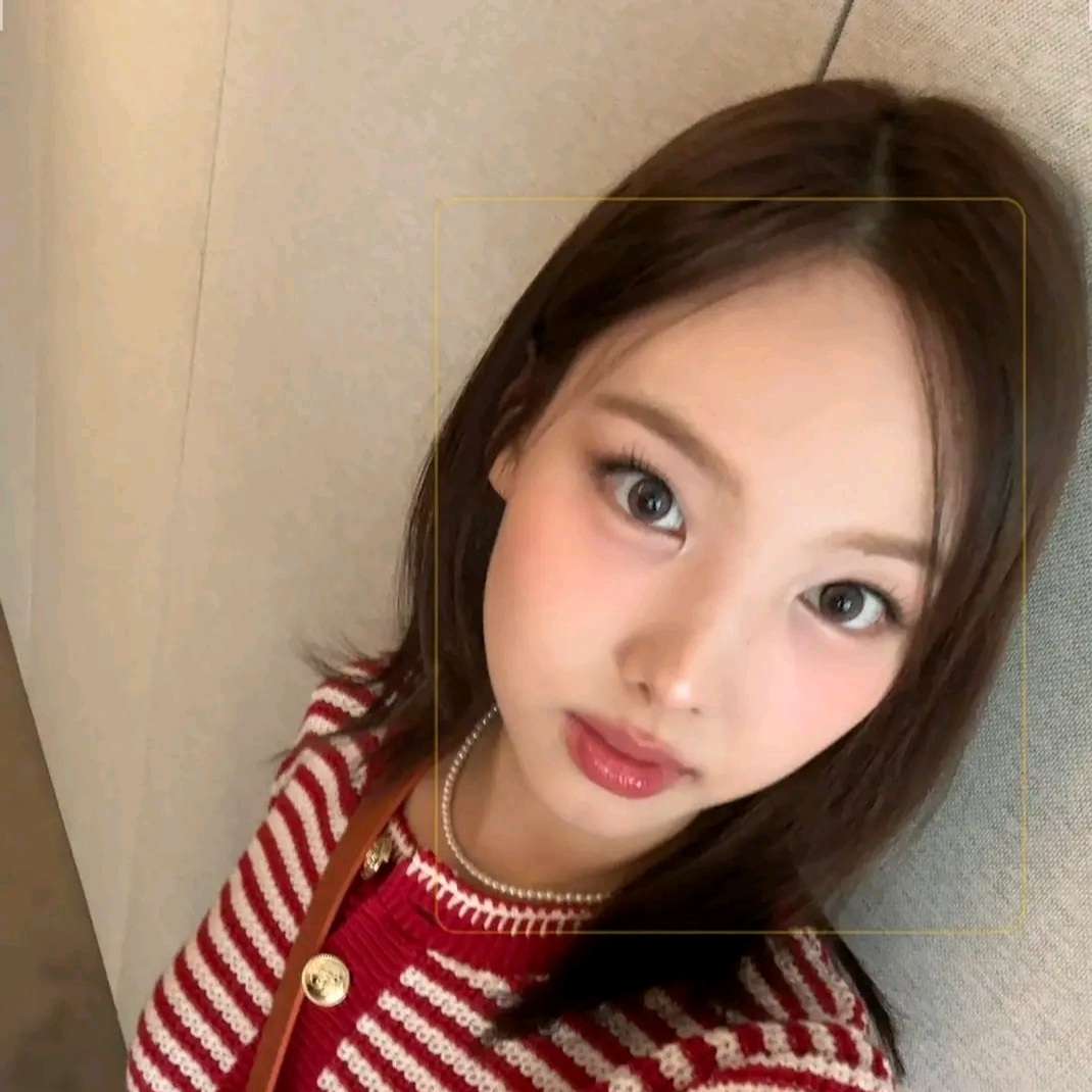 NAYEON OD DVAKRÁT online puzzle