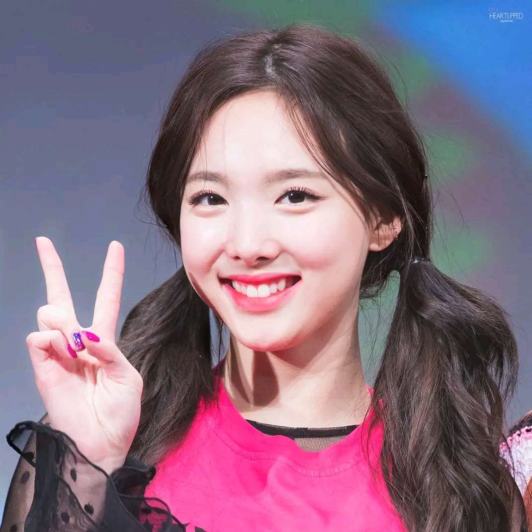 Nayeon de două ori alunecare puzzle online