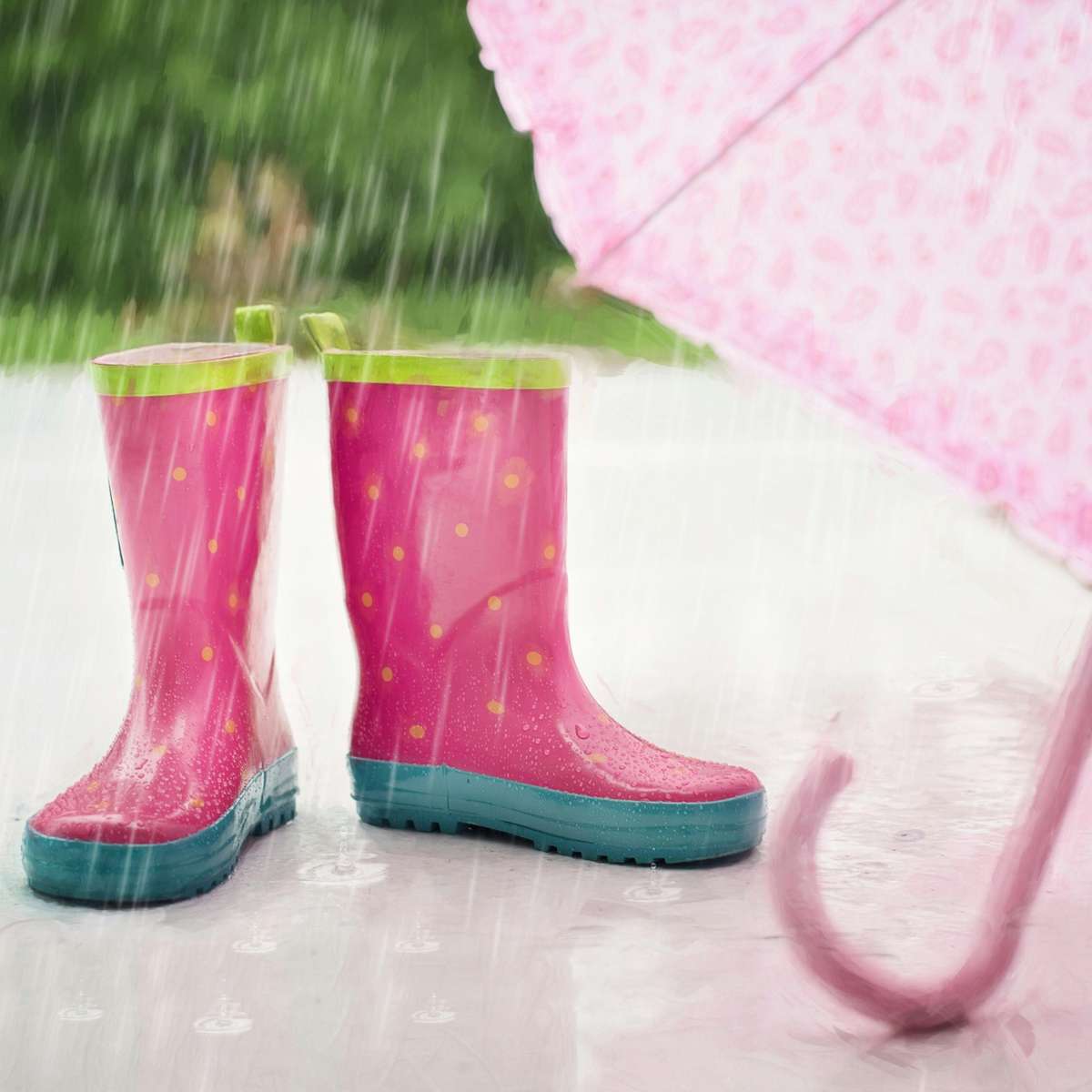 Pink Rainboots and umbrella online puzzle