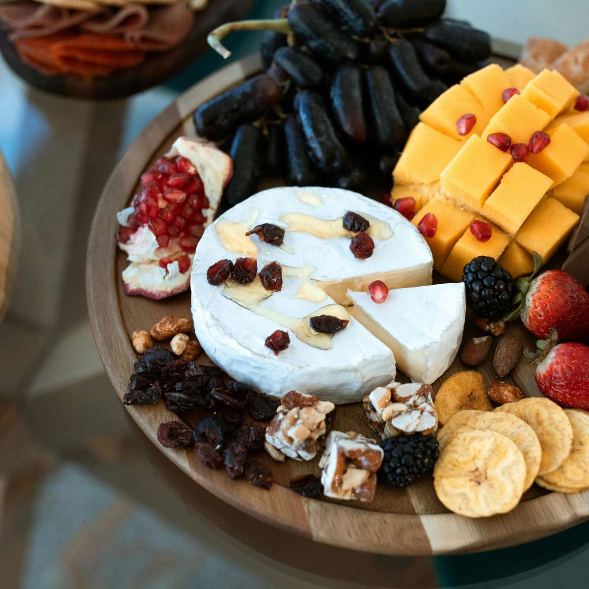 Закусочный поднос онлайн-пазл