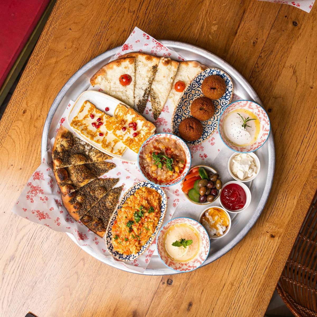 Борд на Charcuterie плъзгащ се пъзел онлайн