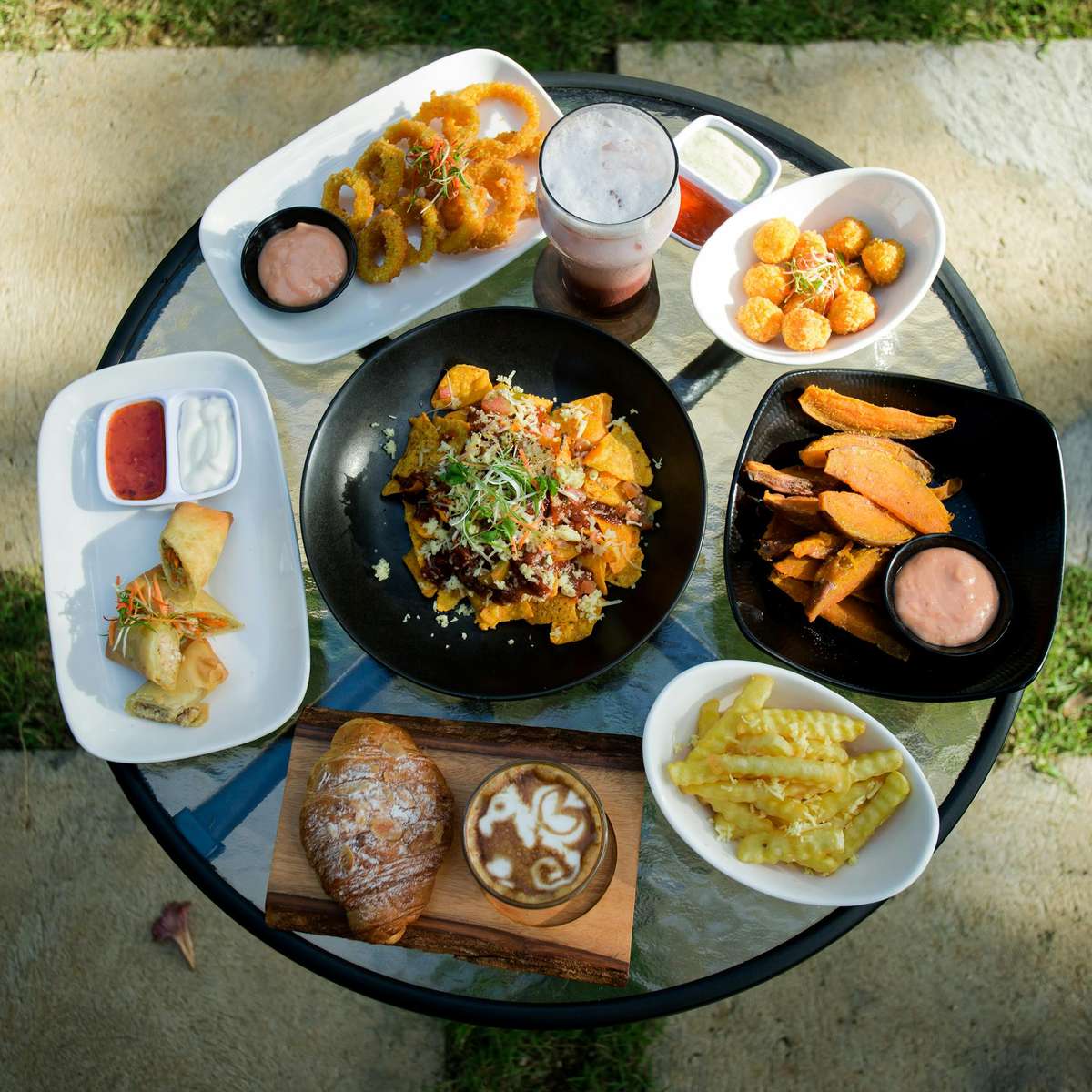 Обед на свежем воздухе онлайн-пазл