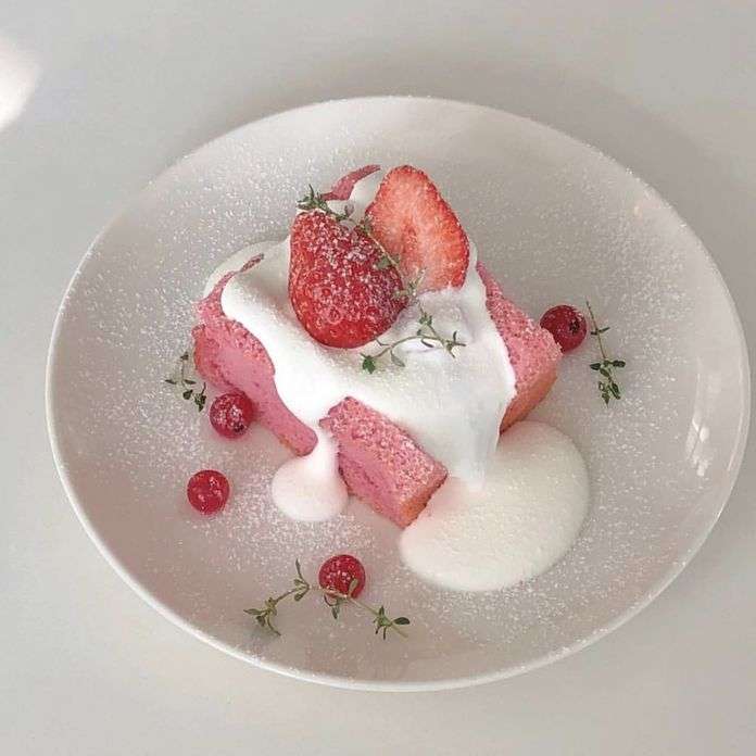 Glazura cu capsuni alunecare puzzle online