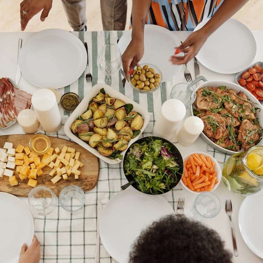 Семейный ужин раздвижная головоломка онлайн