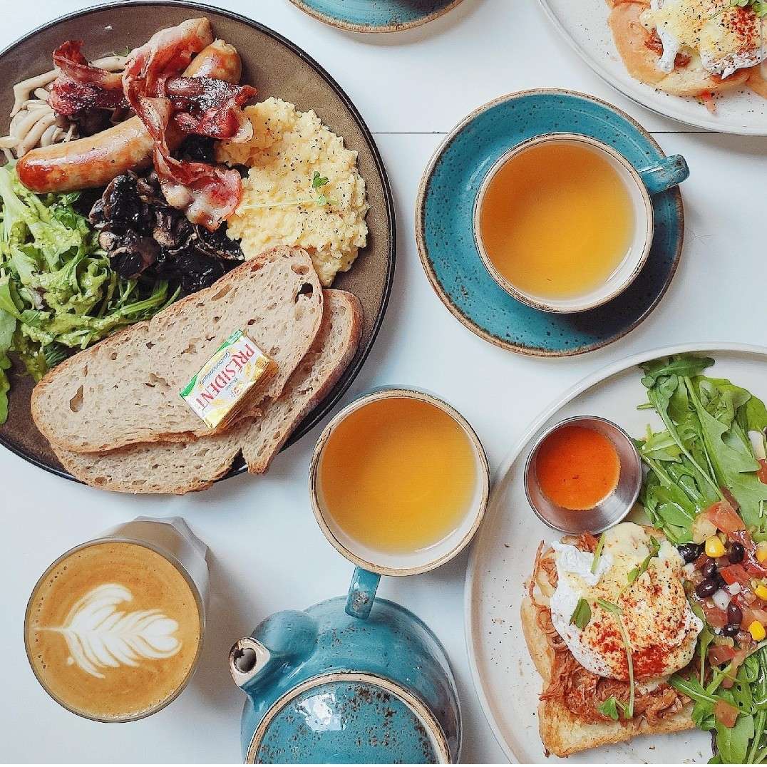 Τραπέζι πρωινού συρόμενο παζλ online