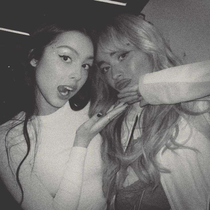 Olivia Carpenterová posuvné puzzle online