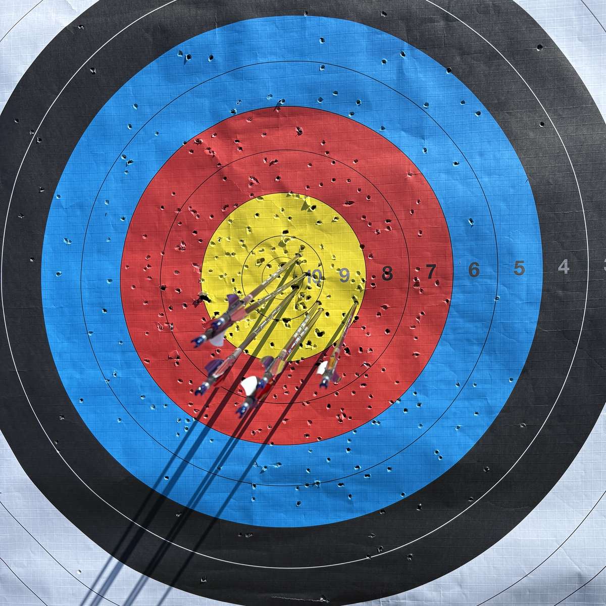 Мишена и стрели за стрелба с лък плъзгащ се пъзел онлайн