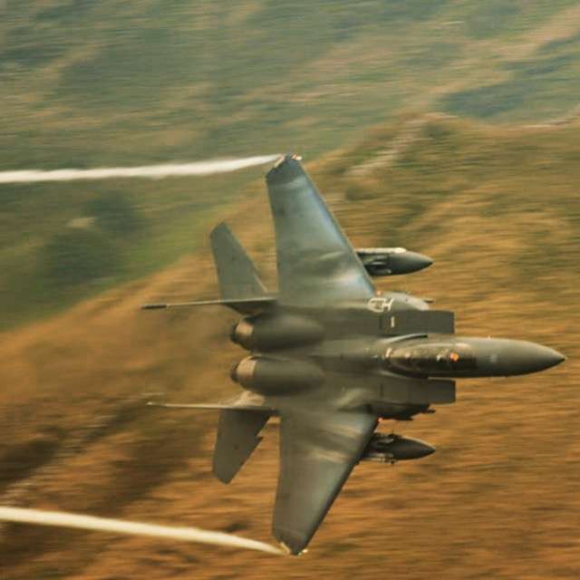 F15 в польоті онлайн пазл