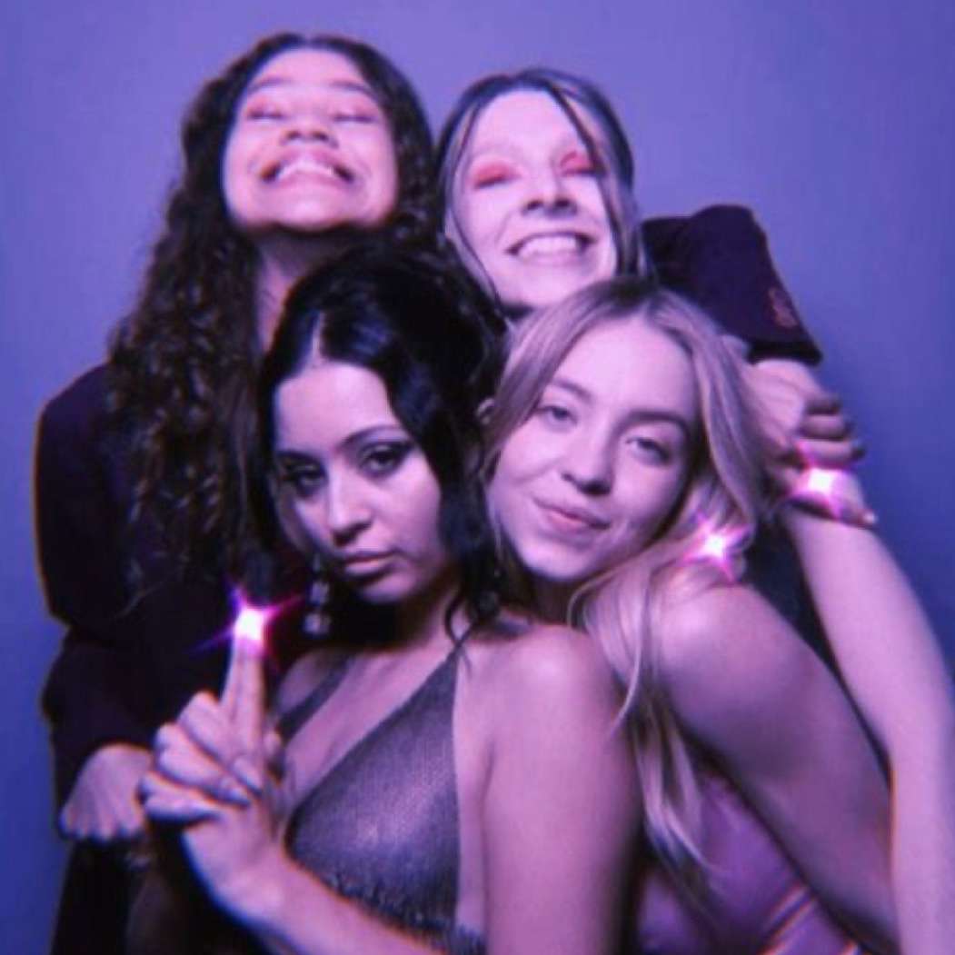 Розсувний пазл Cosy x Euphoria онлайн пазл